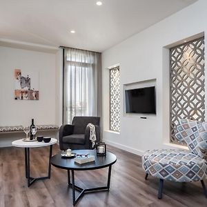 Suite executive